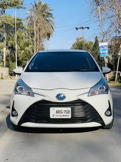 Toyota Vitz 2017 push start 4 grade auction sheet verified smell zero