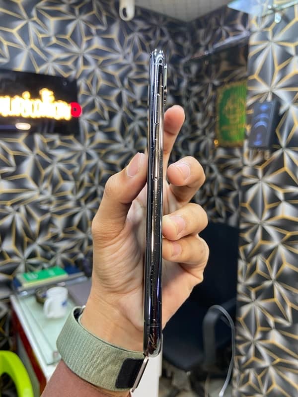 IPHONE XS MAX (64GB) FU 3