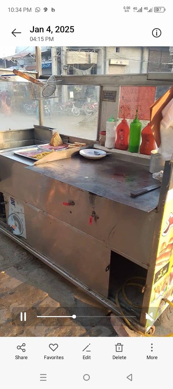 berger shawarma counter and hot plate and with atomatic fryers 4