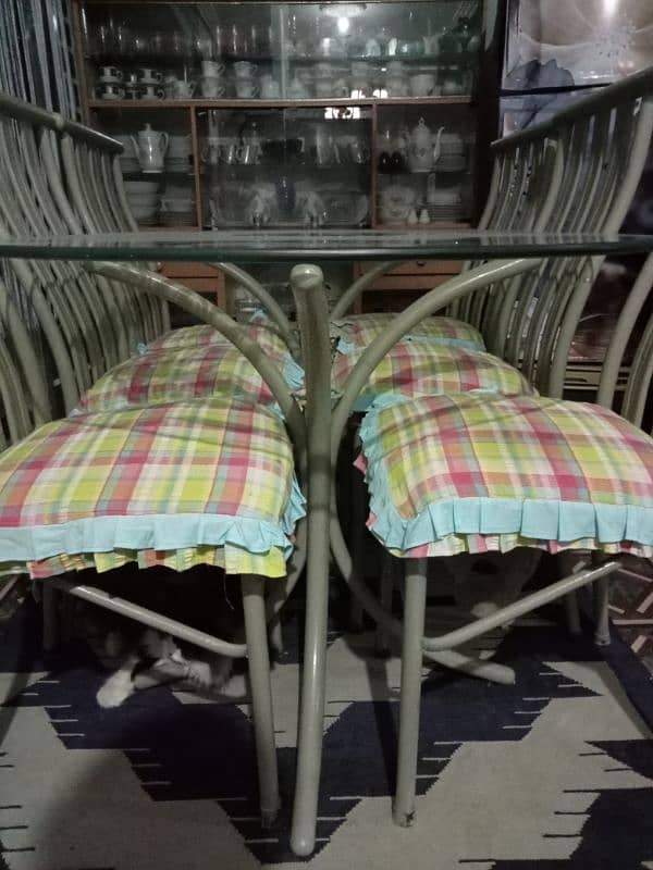 dinning table with heavy glass mirror and 6 chairs 1