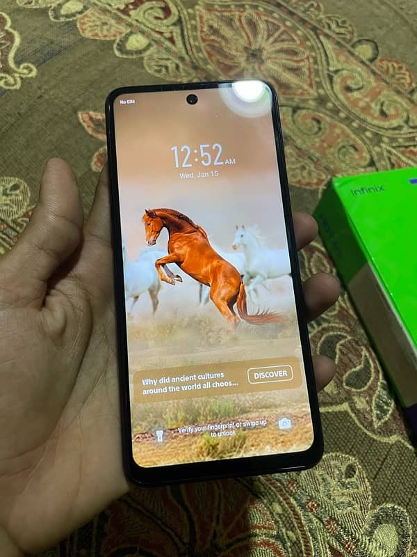 Infinix Hot 40i (8/128GB) 1