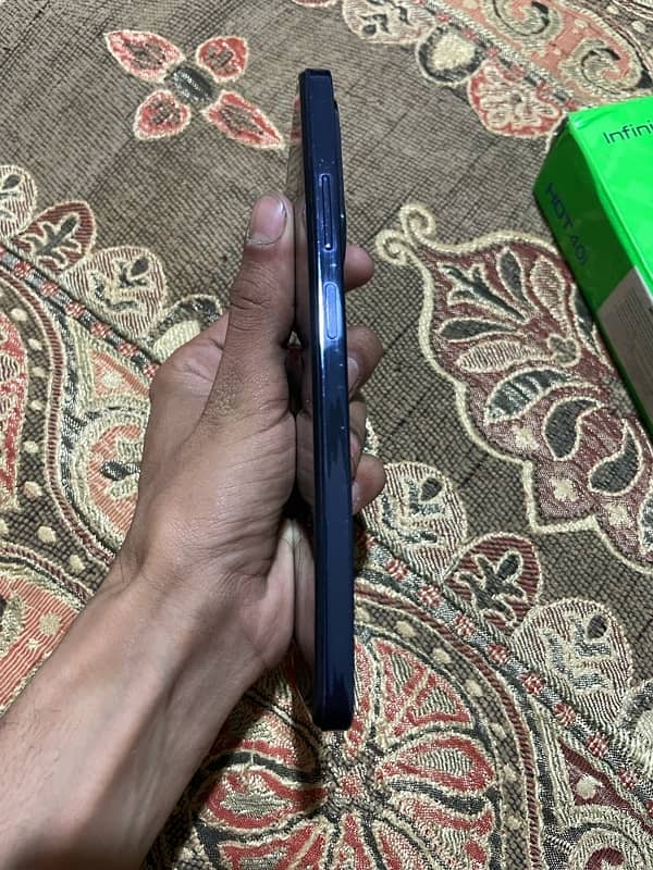 Infinix Hot 40i (8/128GB) 3