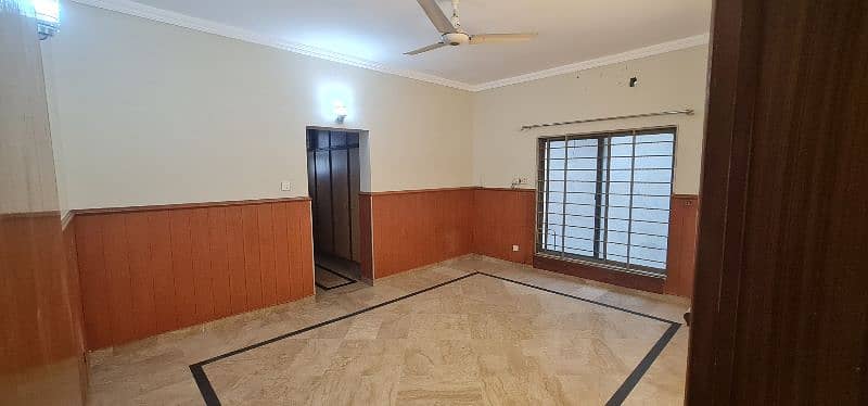 upper portion for rent in model town block E 6