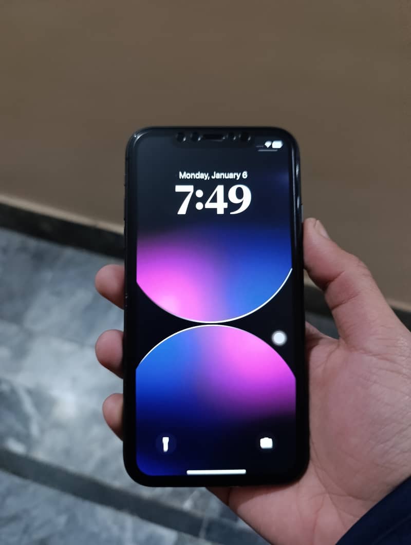 IPhone 11 64 GB JV Black Color 2