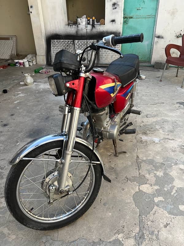 2004 model honda 125 good condition. 3