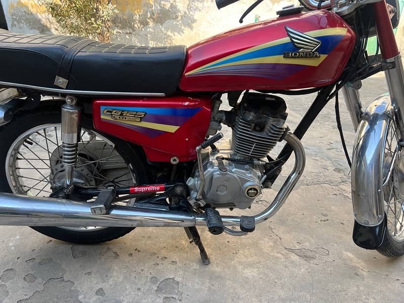 2004 model honda 125 good condition. 4