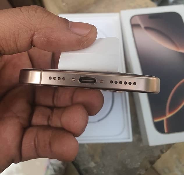 Iphone 16 pro max 256GB desert titanium Non PTA 3