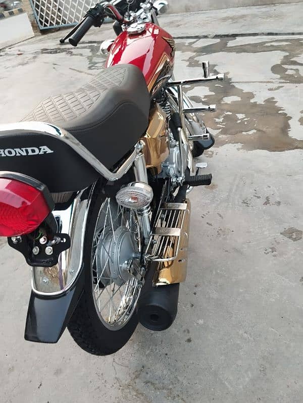 Honda 125 self start Gold edition special edition 7