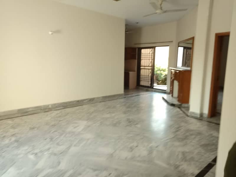 1 Kanal Beautiful Upper Portion House for Rent in Z Block Phase 3 DHA Lahore 8