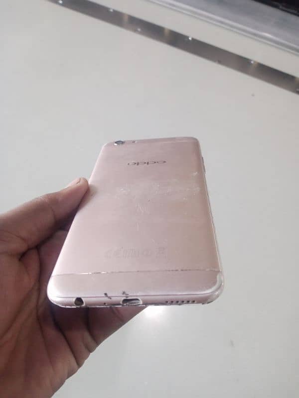 oppo F3  4. . . 64  only mobile all ok 03076937147 3