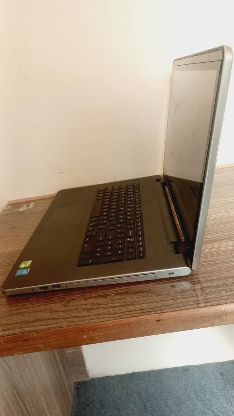 Dell Inspiron 5758 Core i7 5th Gen 17.3 (2.4 GHz Turbo Boost 3.0) 0