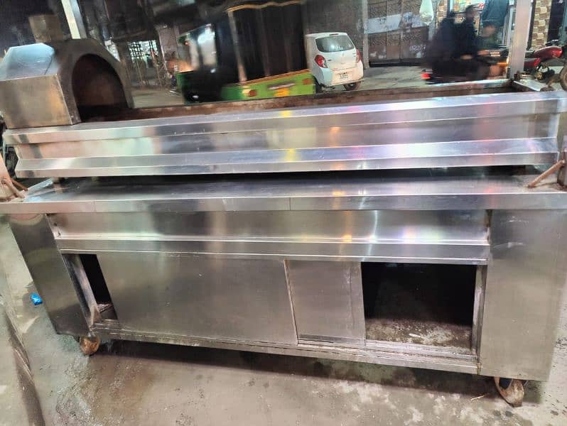 like a new bar b q counter full setup for sale 7