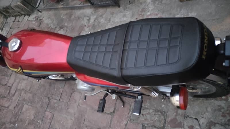 2004 model honda 125 good condition. 6