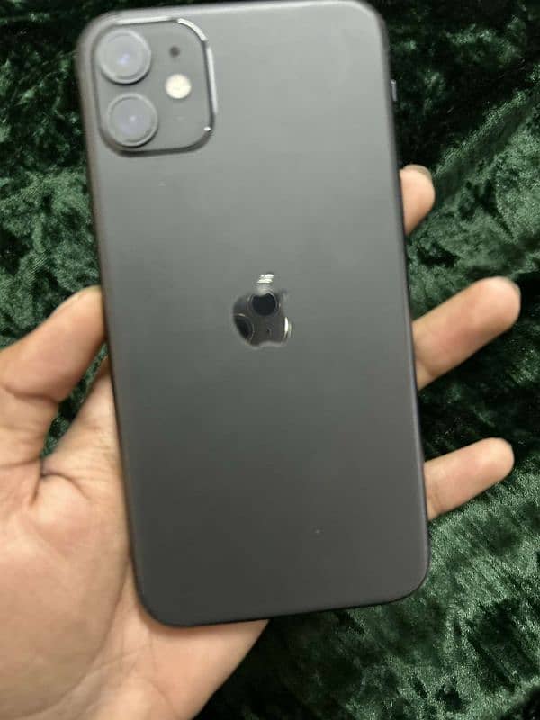 Iphone 11 Non pta factory unlocked with box urgent sale 4