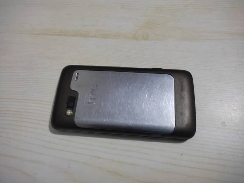 Htc Desire Z Genuine or saaf condition Non PTA 6