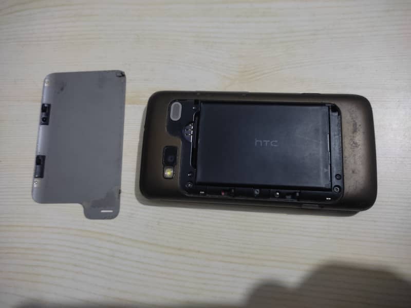 Htc Desire Z Genuine or saaf condition Non PTA 7