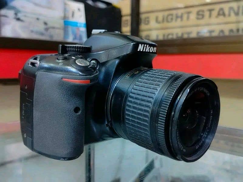 Nikon D5200 | 18-55mm VR Lens | In good condition 1