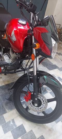 CB 125F 2025