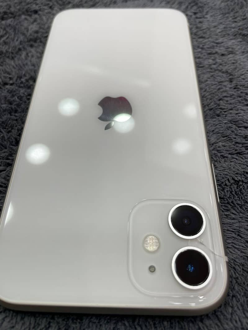 Apple iPhone 11 0