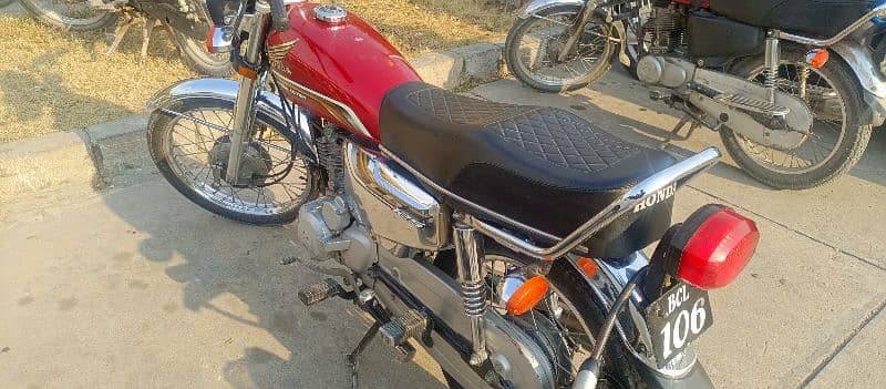 Honda 125 self start new bike one hand youse 2