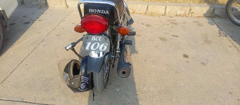 Honda 125 self start new bike one hand youse 4