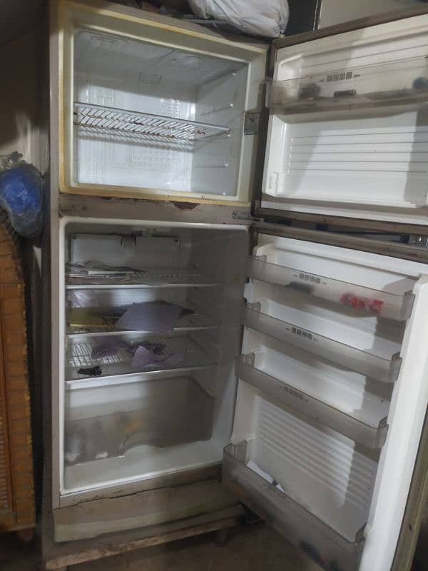 Dawlance fridge medium size 2