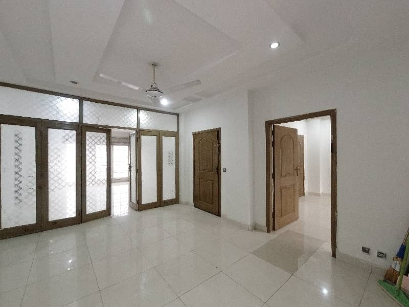 A Palatial Residence For On Excellent Location sale In Bahria Square Commercial Rawalpindi 9