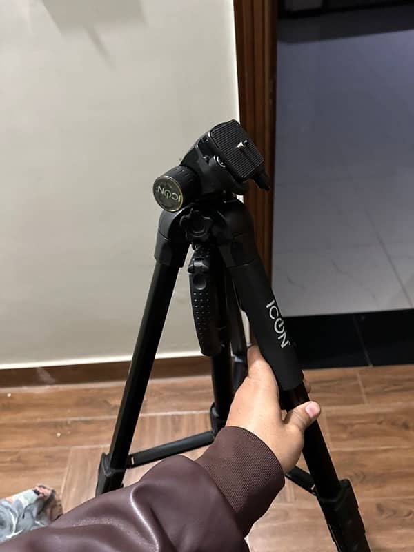 Icon Professional Tripod + Monopod 1