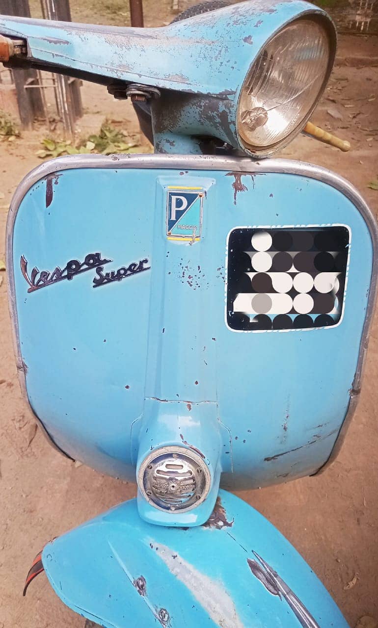 Vespa Scooter 1967 Model in Original Excellent Condition 4