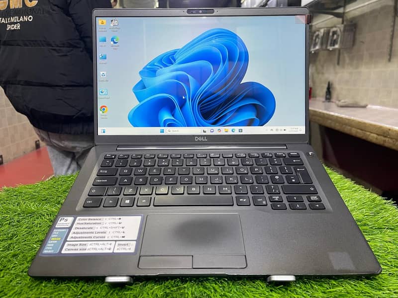 Dell Latitude 7400 i5 8thGen (0322-8832611) 1