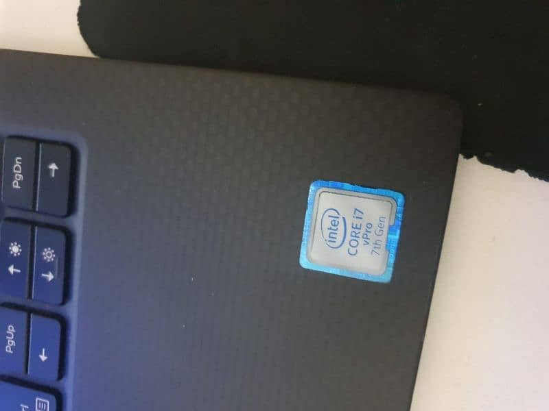 Dell Laptop i7 7th Generation Touch Screen 2