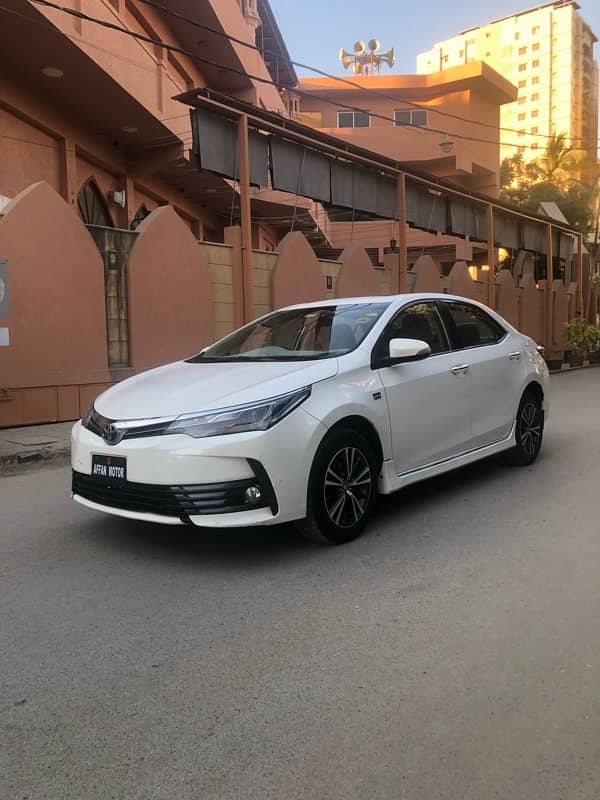 Toyota Altis Grande 2018 4