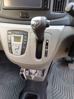 Daihatsu Mira 2012