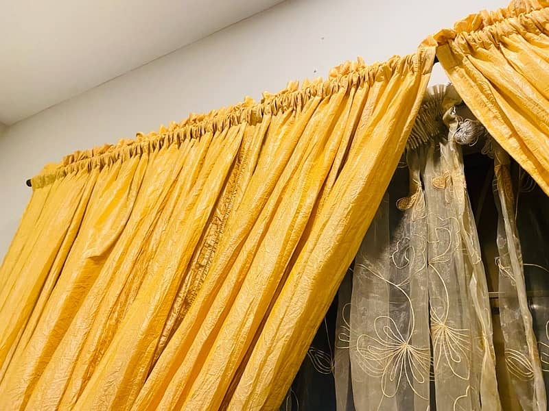 curtains with blind 0