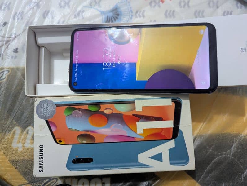 Samsung a11 2 32 with box 4