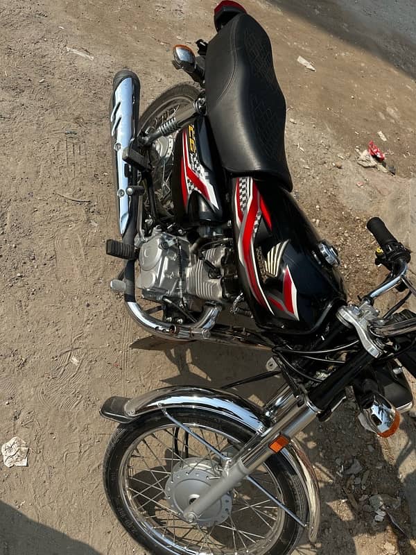 Honda CG 125 total genune . copy bani hui hai. 10