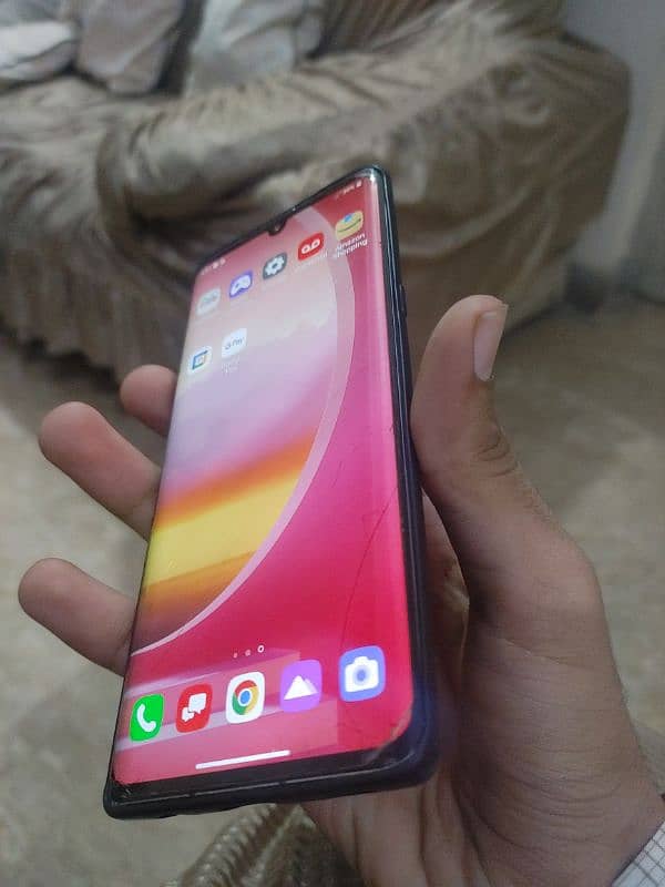 Lg velvet 5g 8/128 . snapdragon processor. finger in display 2