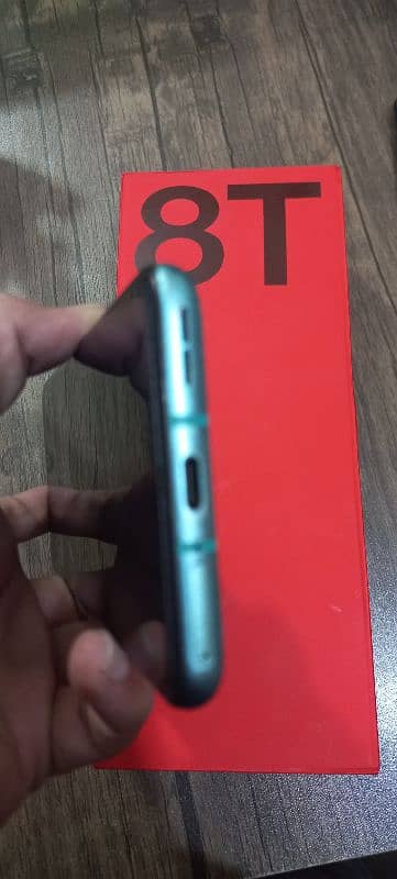 one plus 8T with box 3