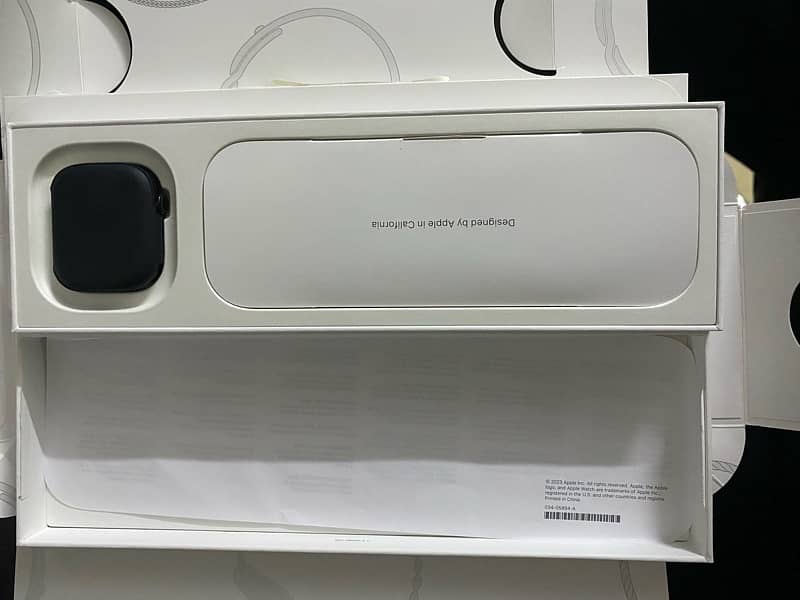 Apple Watch (SERIES 10) with Warranty 9