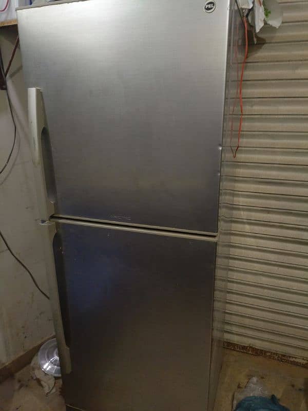 Pel Full Size fridge in good working condition 0