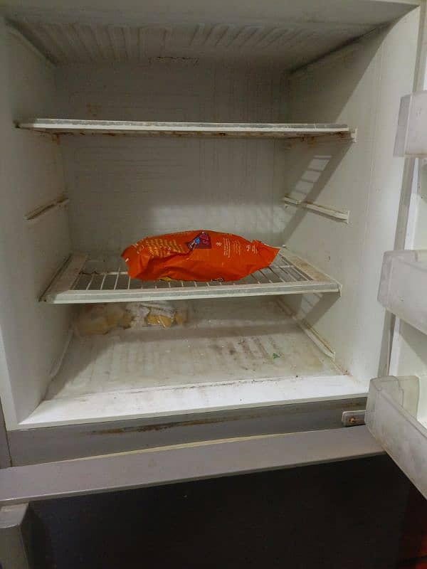 Pel Full Size fridge in good working condition 2