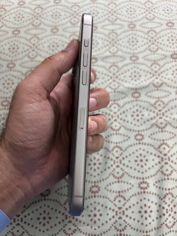 Iphone 15 pro max 256gb PTA approved 3