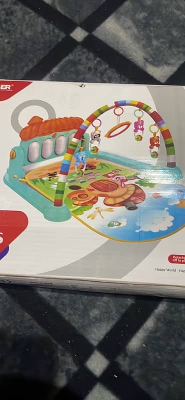 baby mat piano just box open 1