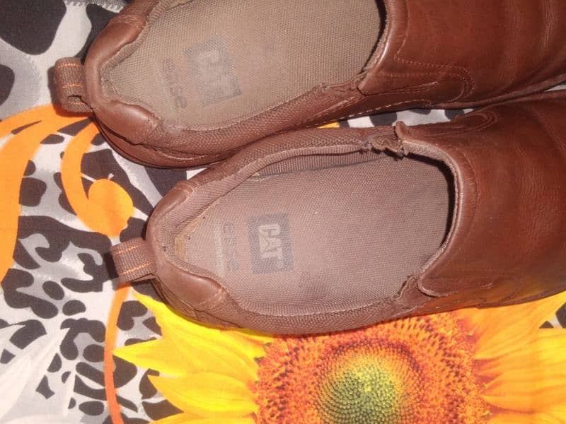 preloved branded shoes 4 sale, hurry up. . . . kahin der na ho jaye. . . . . 1