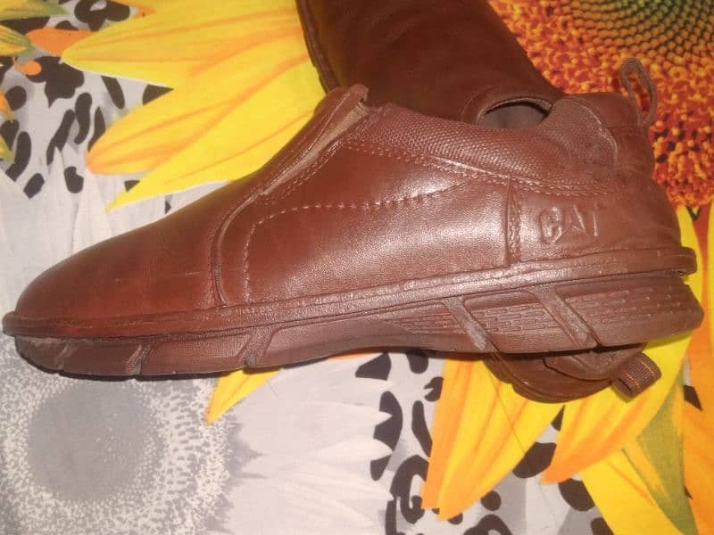 preloved branded shoes 4 sale, hurry up. . . . kahin der na ho jaye. . . . . 4