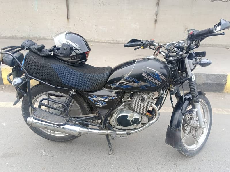 Suzuki GS 150 2022 4