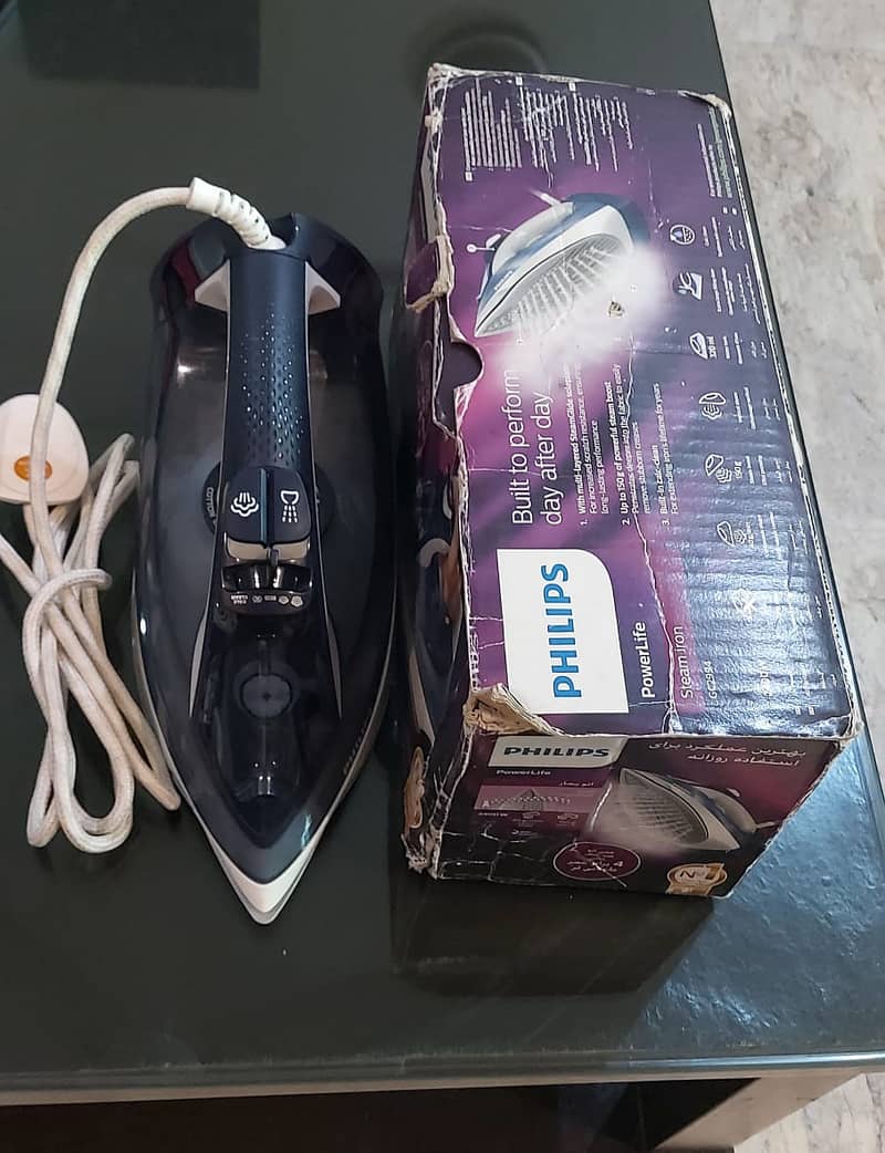 PHILIPS Steam Iron 2400W 1