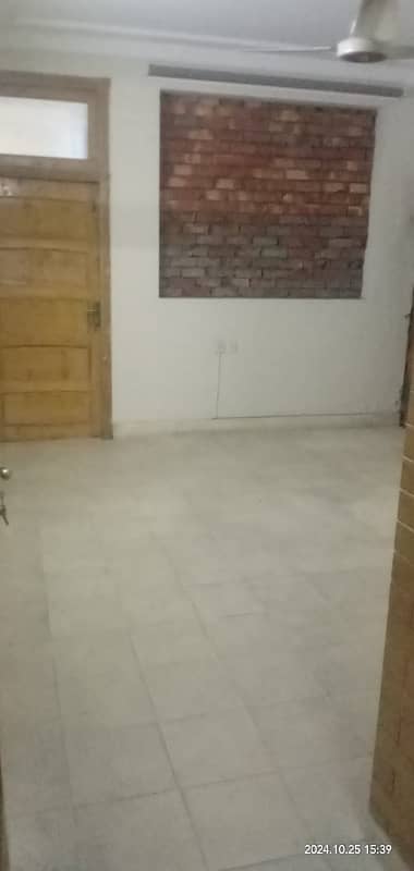 1 Kanal Lower Portion Available For Rent In Garden Town Lahore 5