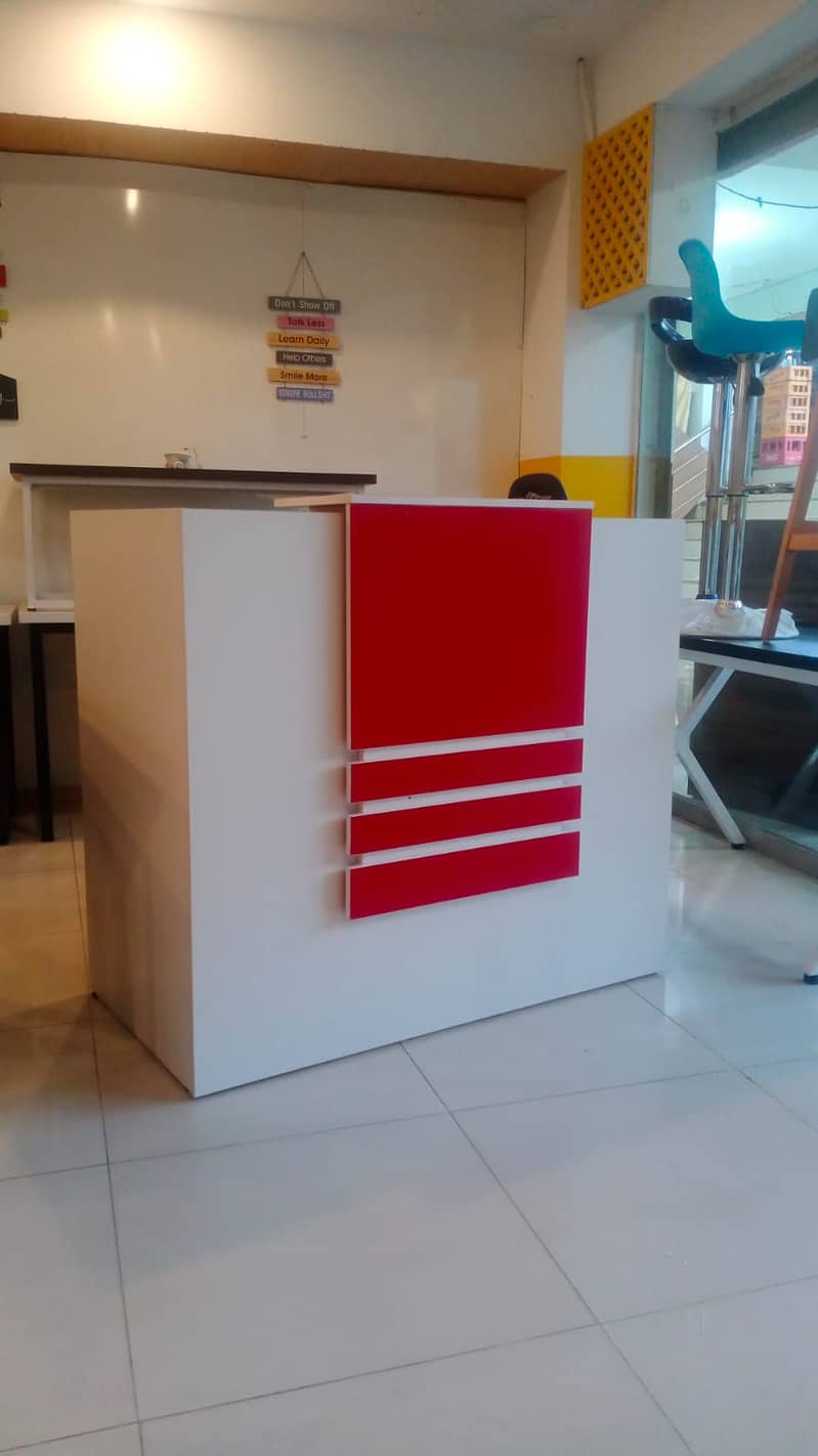 Reception Desk/Counters/Reception Counters/office Table 9