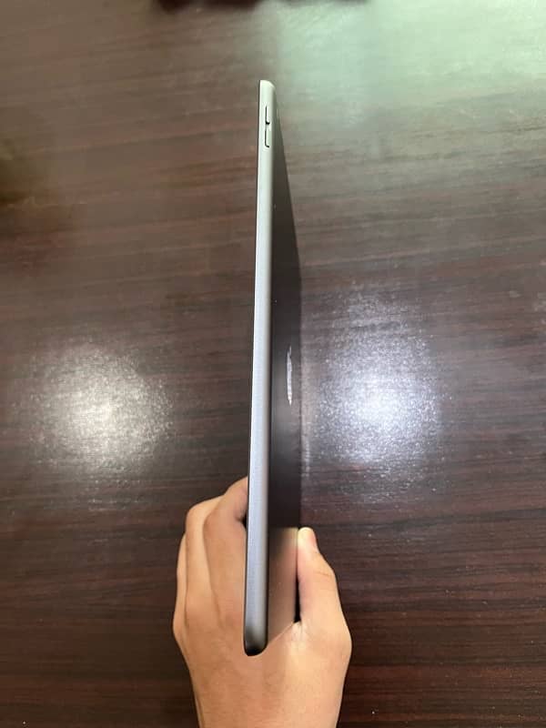 ipad 9th generation( with 2 year applecare coverage) 3